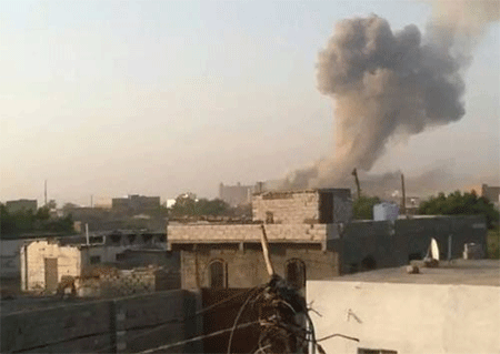 tres explosiones hicieron templar la ciudad de Adén El dimitido primer ministro yemení huye de Adén tras ataques con misiles